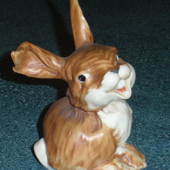 Kaiser W. Germany Porcelain Brown Laughing Bunny # 554 - CUTE CHRISTMAS GIFT! - Picture 1 of 9